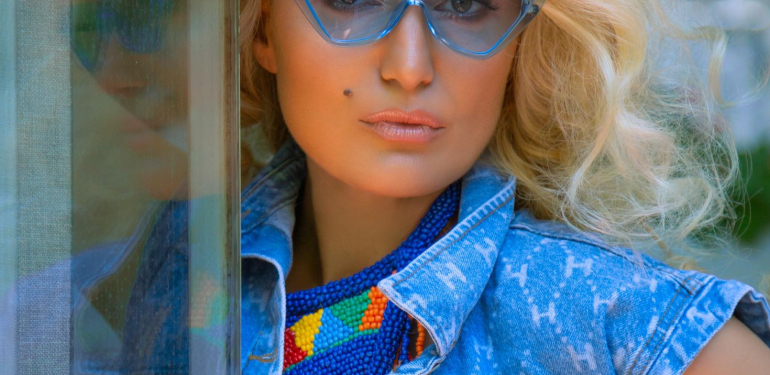 Tuğba Özay’dan Yeni Aşk Şarkısı: “Biri Sana, Biri Bana” Yolda!