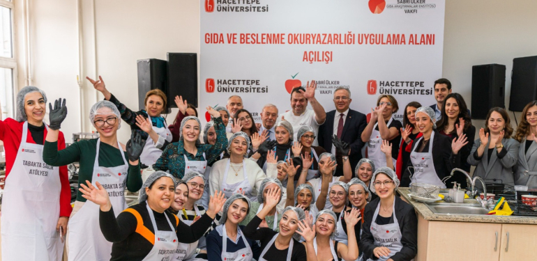 Hacettepe Üniversitesi ve Sabri Ülker Vakfı, “Gıda ve Beslenme Okuryazarlığı Uygulama Alanı” için iş birliği yaptı